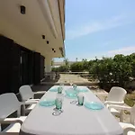Apartamento Renovado A 20M De La Playa En Roses Con Terraza Y Parking - Es-228-124