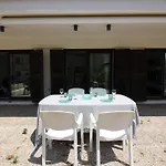 Apartamento Renovado A 20M De La Playa En Roses Con Terraza Y Parking - Es-228-124