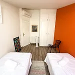 Sleep & Stay- Luxury Top Floor Apt With Terrace