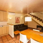 Gardens Of Roman Wall Host Onyarapartments