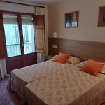 Hostal Sol I Sombra