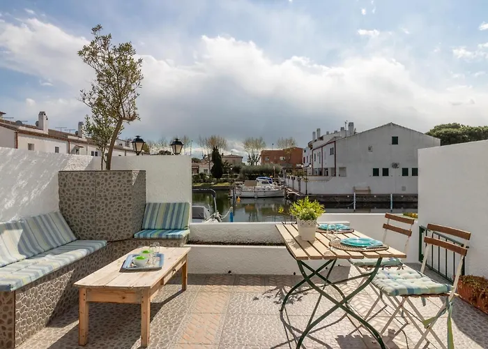 Casa con amarre, wifi cerca de todo