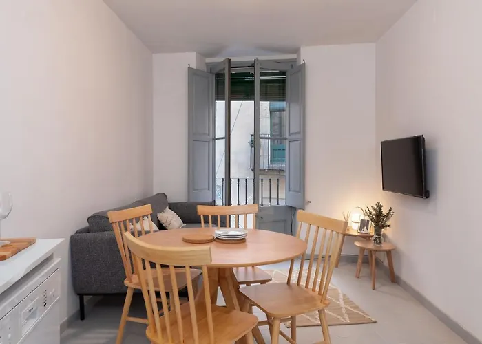 Flateli Cort Reial 10