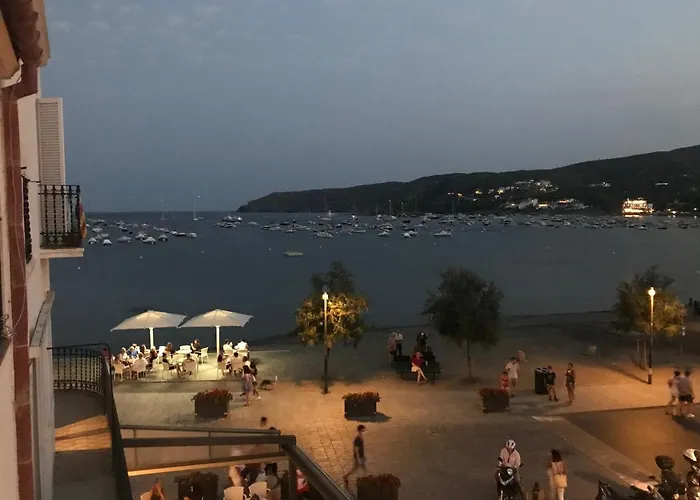 ROQUES - Casa en primera línea de mar en CADAQUÉS