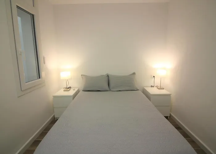 Apartamento Renovado En El Centro De Roses A Solo 150M De La Playa, Ideal Para Parejas - Es-228-110