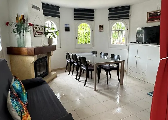 Empuriabrava Maison De Charme Avec Piscine