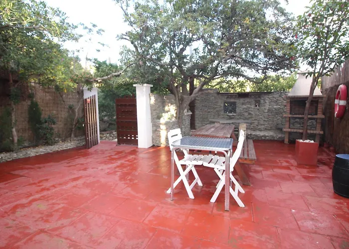 Grifeu 6 - Apartamento Situado Muy Cerca De La Playa De Cap Ras, Para 6 Personas - Es-228-195