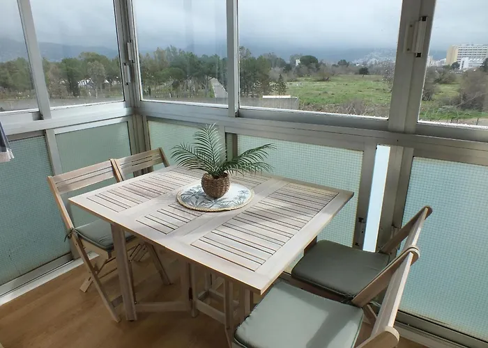 Apartamento Cerca De La Playa Con Terraza Y Aparcamiento Privado - Es-204-75