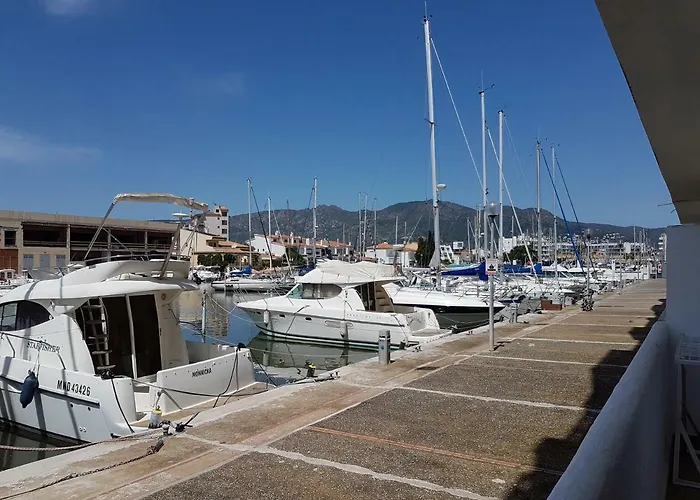 Marina 2