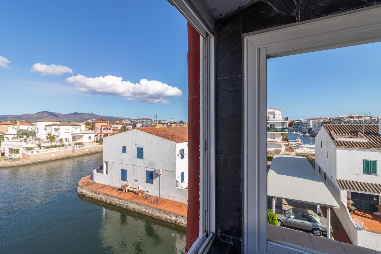 Goldhome - Currican - Casa Con Amarre, Terraza, Barbacoa, Wifi Сasa de vacaciones