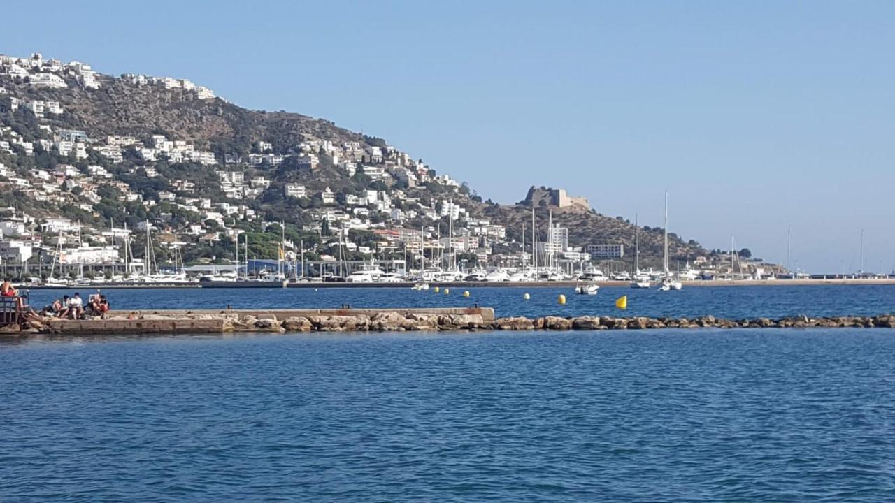 Precioso A Menos De 100m De La Playa * Rosas