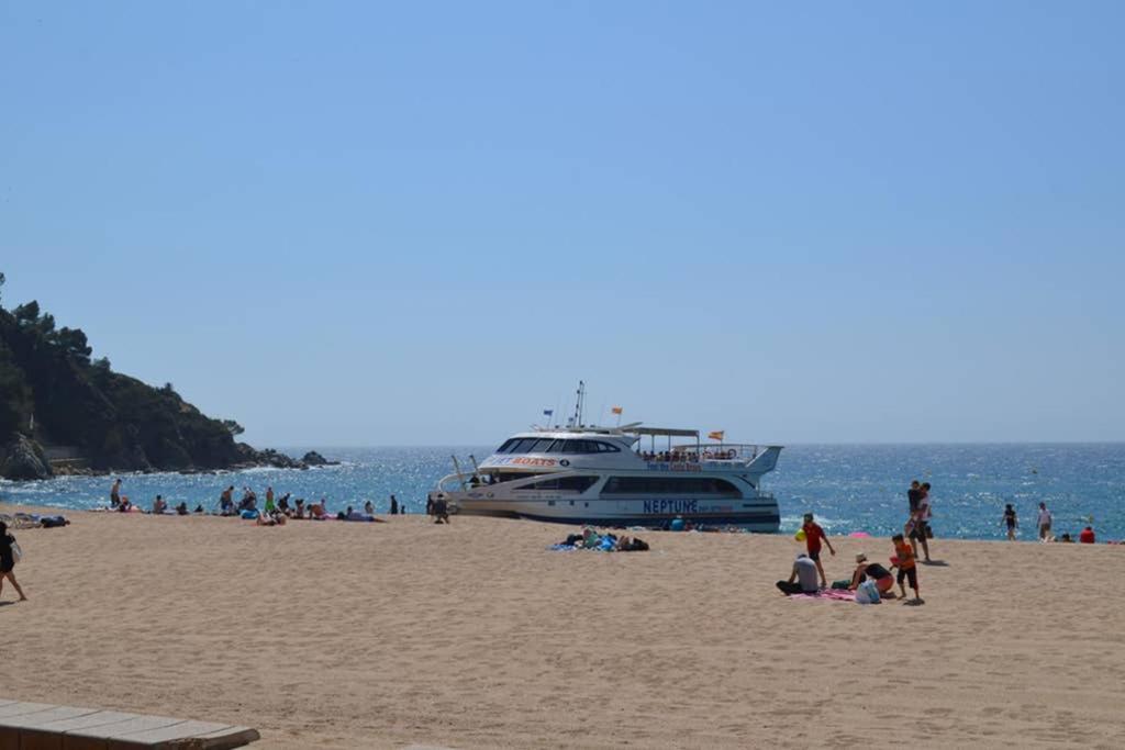 Centro De Lloret 8 People Apartment