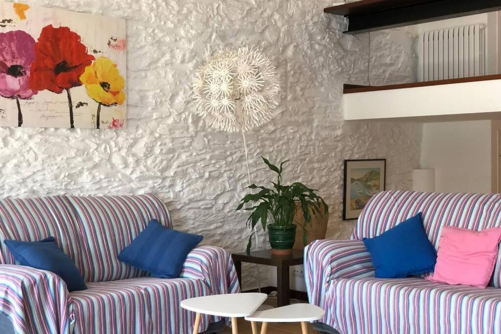 Roques - Casa En Primera Línea De Mar En *