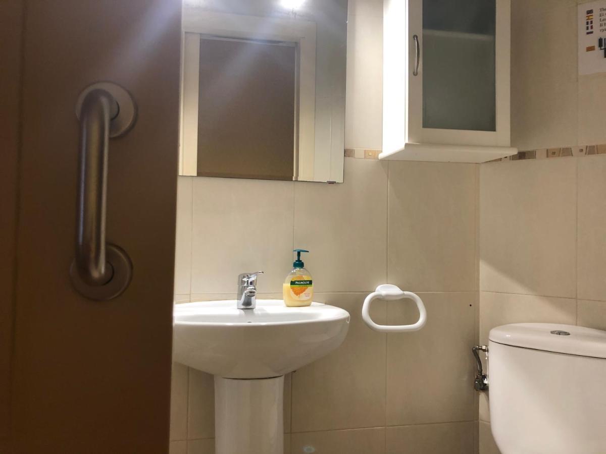 Acogedor Apartamento Con Terraza En Apartamento *