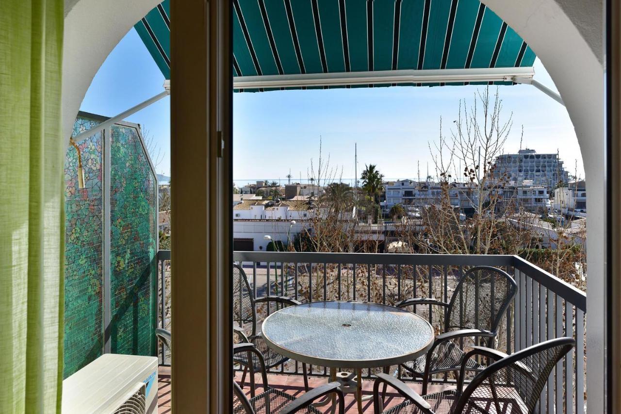 Unsejouraempuriabrava-terrasse-vue -clime- Wifi Parking
