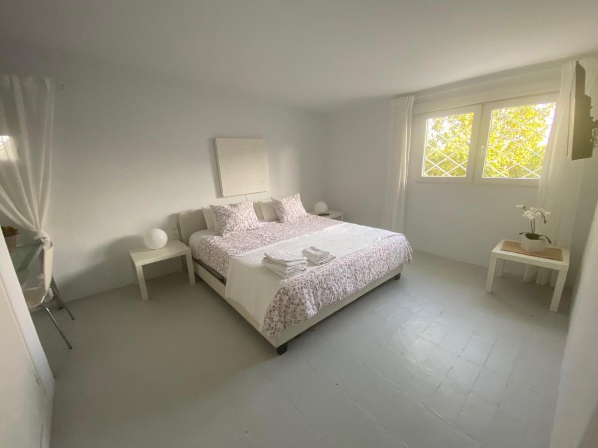 Cala Castell Suites Pensión