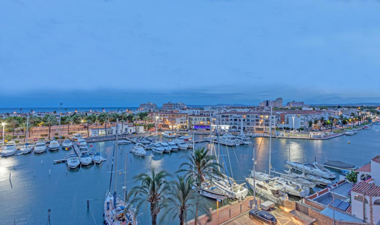 Apart-rent Penthouse Port Grec 0160 Apartment