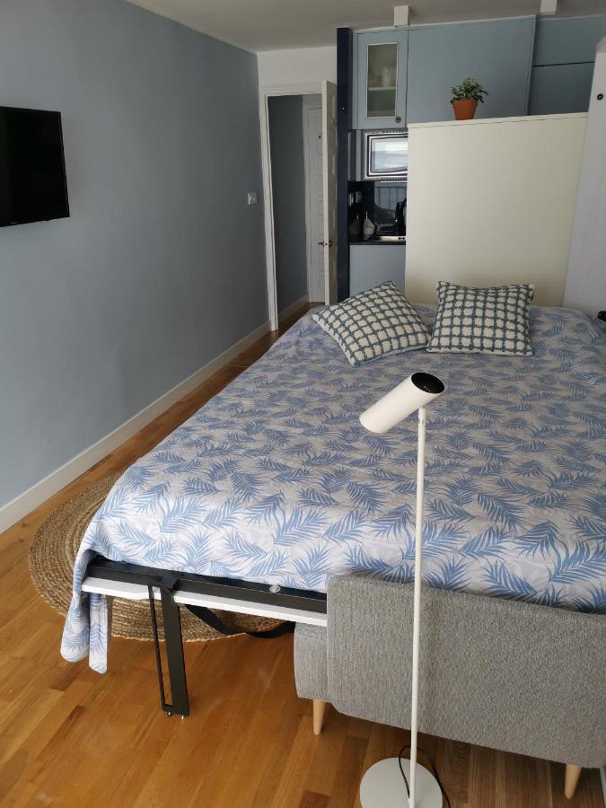 Blue Studio Apartment