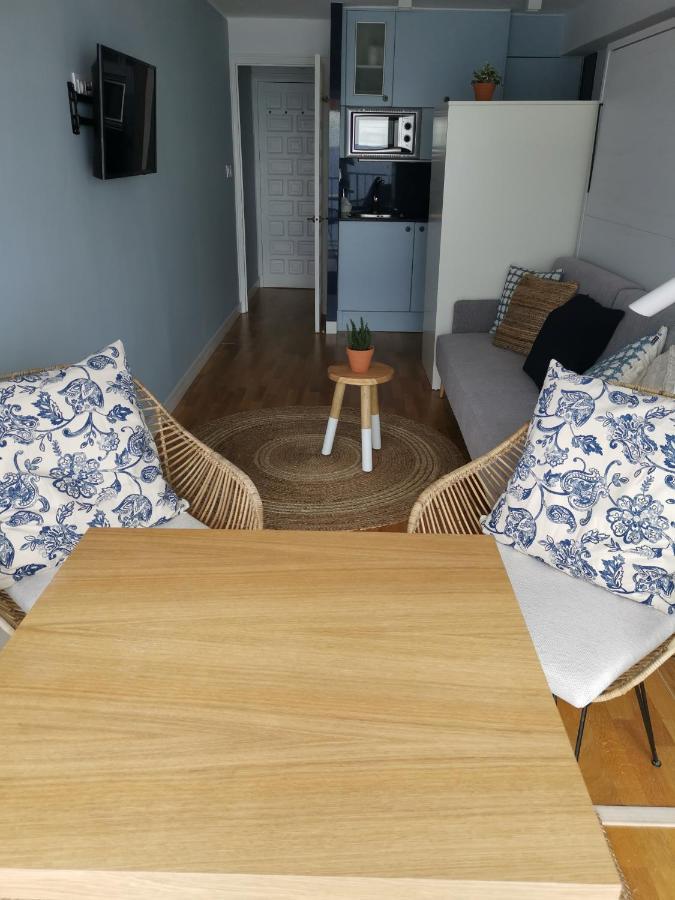 Blue Studio Apartment *
