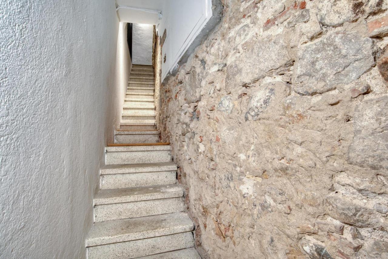 Old Side Two Apartment Girona