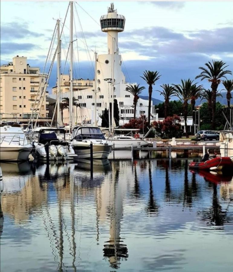 Apartment Unsejouraempuriabrava-terrasse-vue -clime- Wifi Parking Empuriabrava