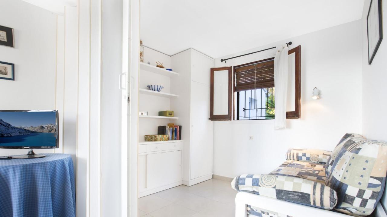 Clip H-3 - Apartment *