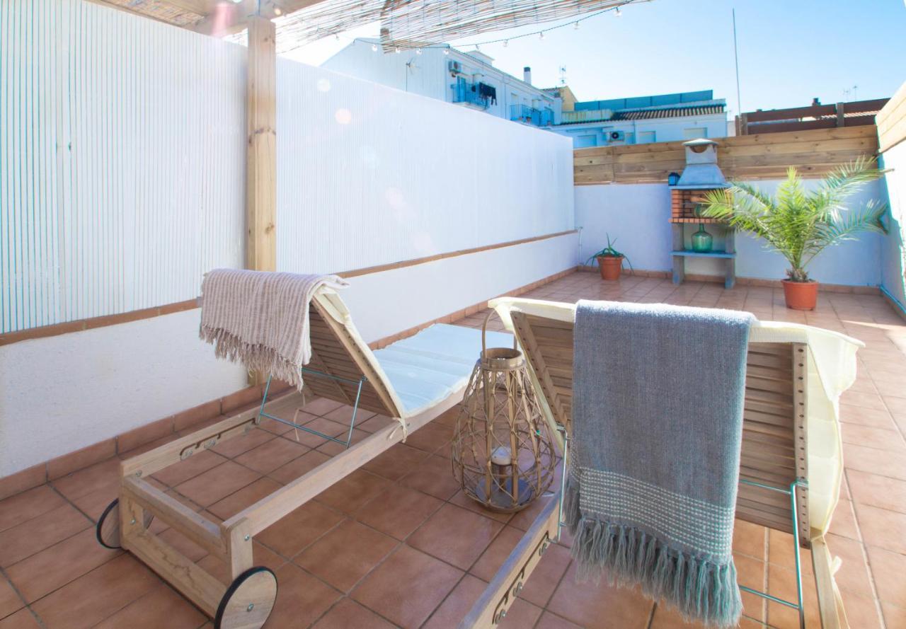 Patio Budget 11 Apartment