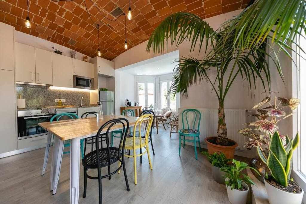 Newly Renovated W Pool & Bikeparking *