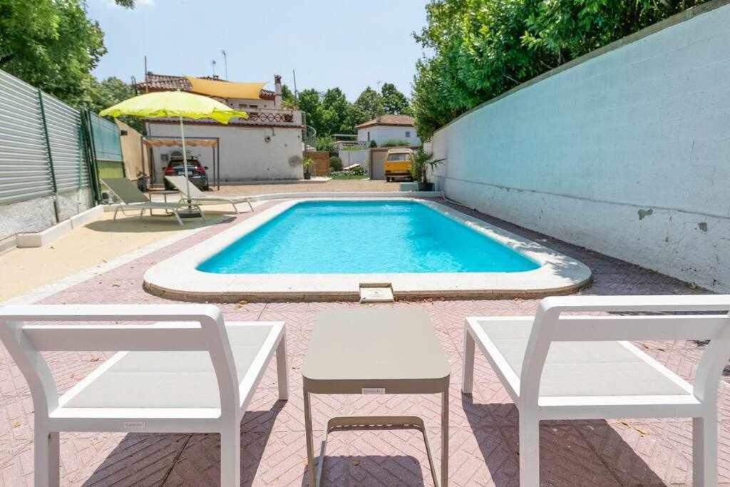 Newly Renovated W Pool & Bikeparking Pensión Gerona