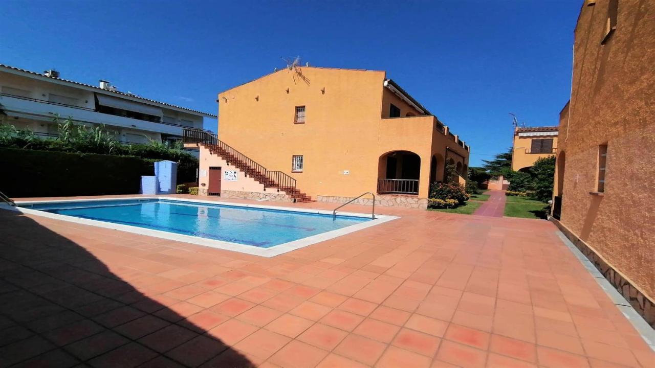 Vacay Ibiza, A Pie De La Piscina Apartamento L' Escala