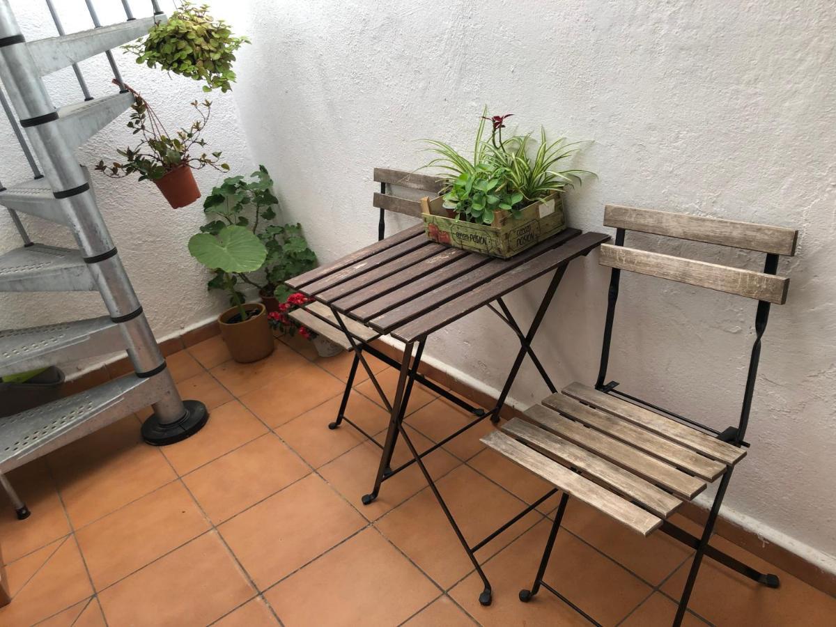 Acogedor Apartamento Con Terraza En *
