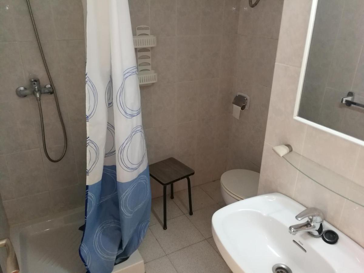 With Community Pool For 4 People Apartment *