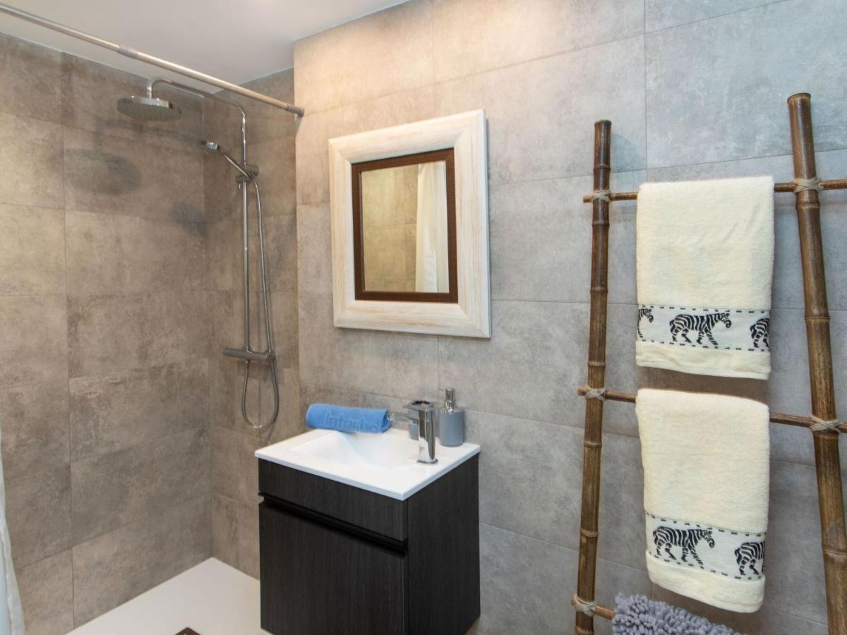 Apartamento Cala By Interhome