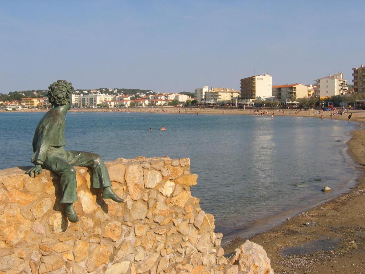 With Community Pool For 4 People Apartment L'Escala