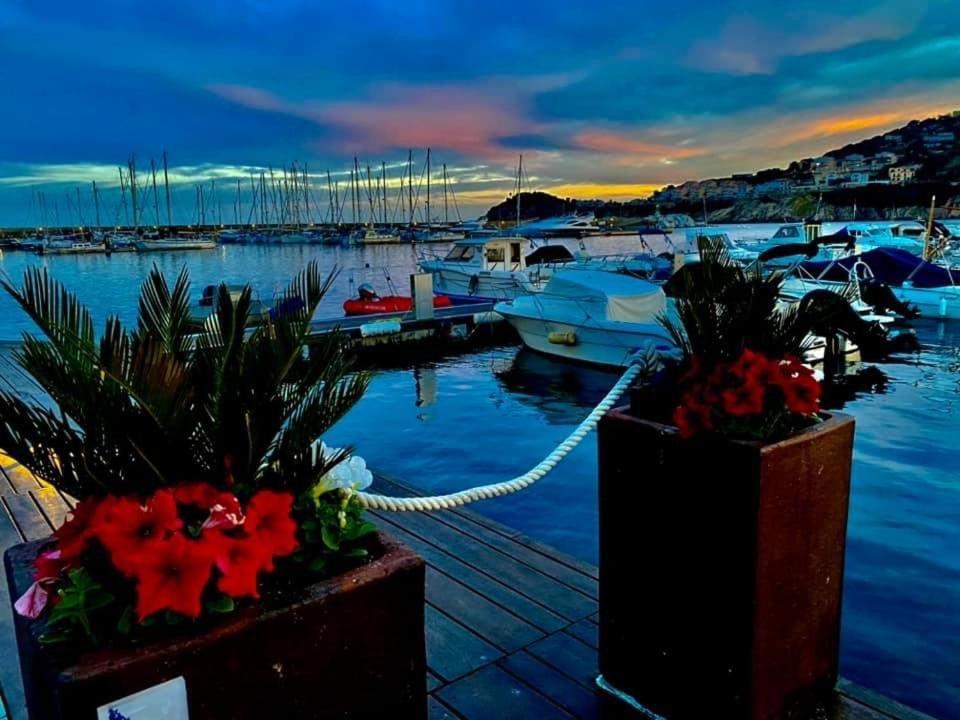 1ra Linea Platja De Sant Feliu * Sant Feliu de Guíxols