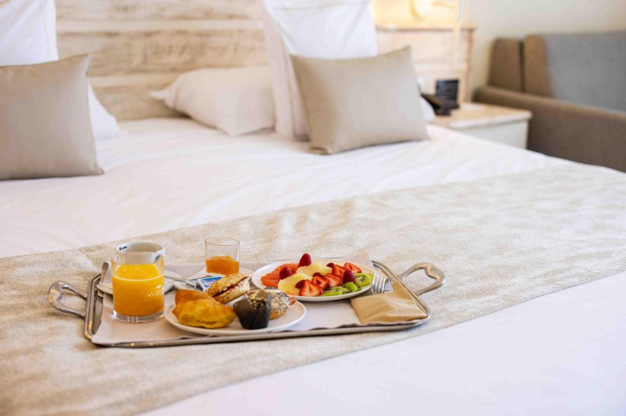 Port Salins By Pierre & 4*