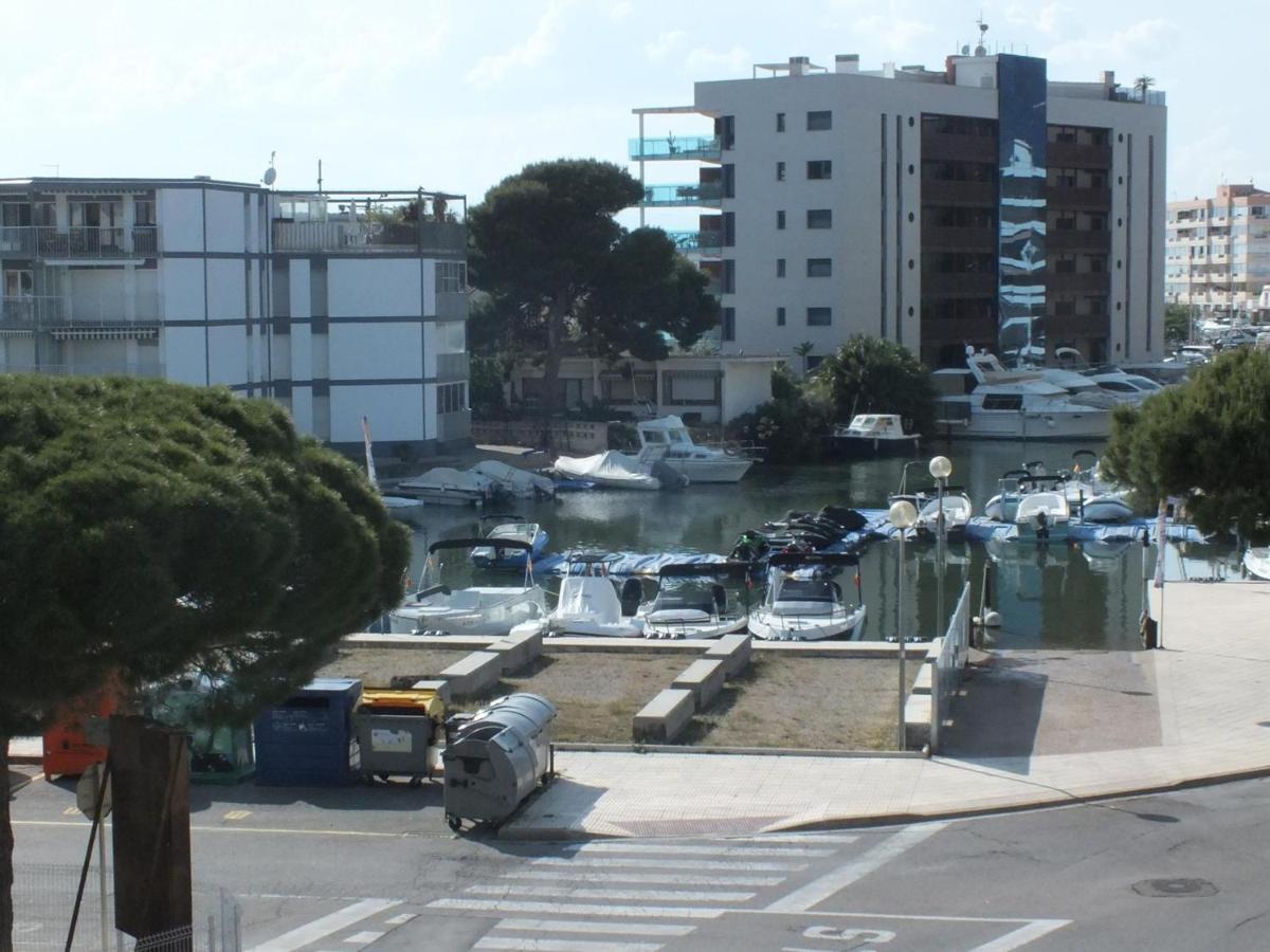 Apartamento Cerca De La Playa Con Terraza Y Parking En Roses, Costa Brava - Es-204-55 Rosas