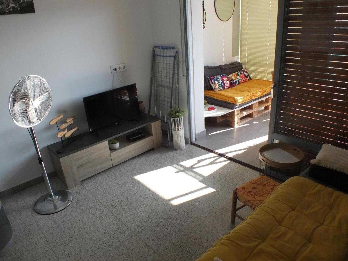 Apartamento Cerca De La Playa Con Terraza Y Parking En Roses, Costa Brava - Es-204-55 *