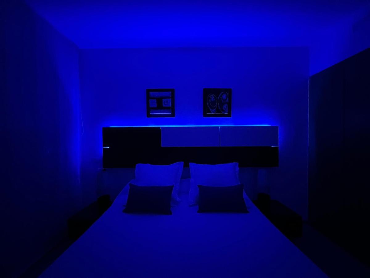 Blau Frente A Canales Y Puestas De Sol De Apartamento *