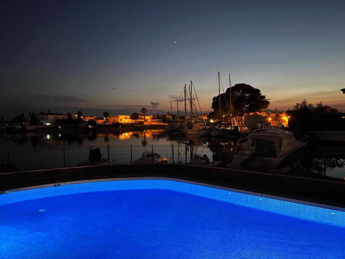 Apartamento Blau Frente A Canales Y Puestas De Sol De Rosas