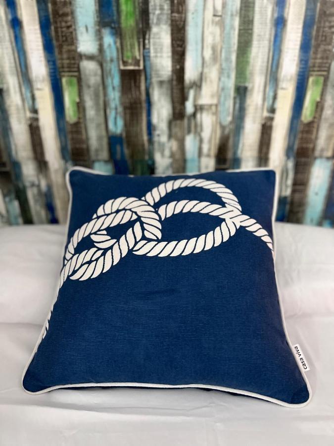 Blau Frente A Canales Y Puestas De Sol De Apartamento
