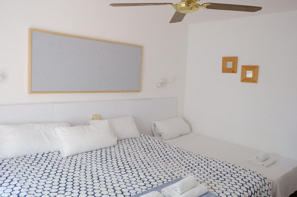 Hotel La Caleta De