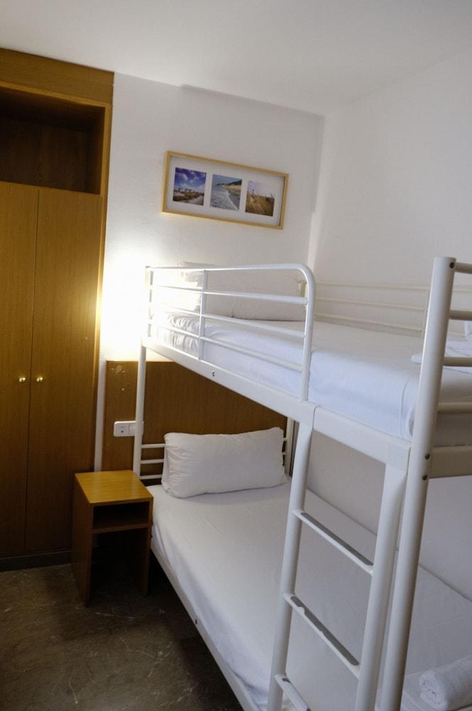 La Caleta De Hotel 3*