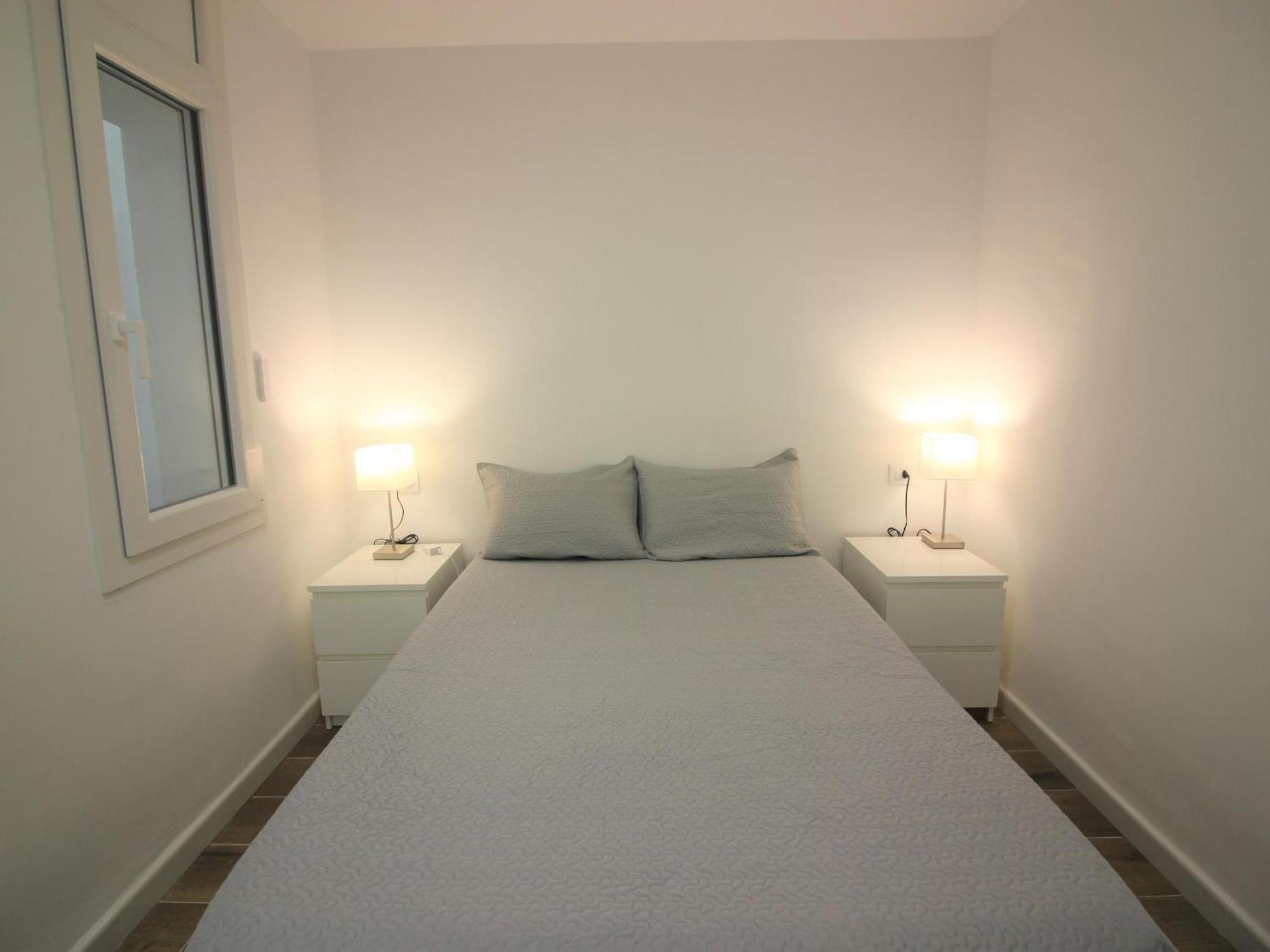 Apartment Renovado En El Centro De A Solo 150m De La Playa, Ideal Parejas - Es-228-110 *