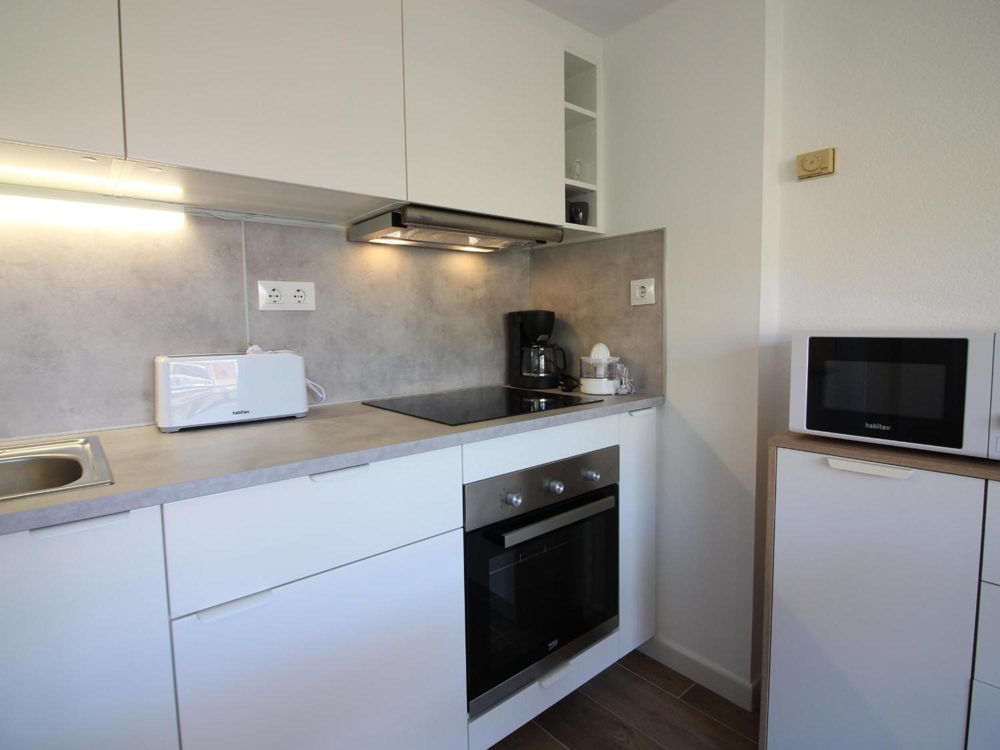 Apartment Renovado En El Centro De A Solo 150m De La Playa, Ideal Parejas - Es-228-110 *