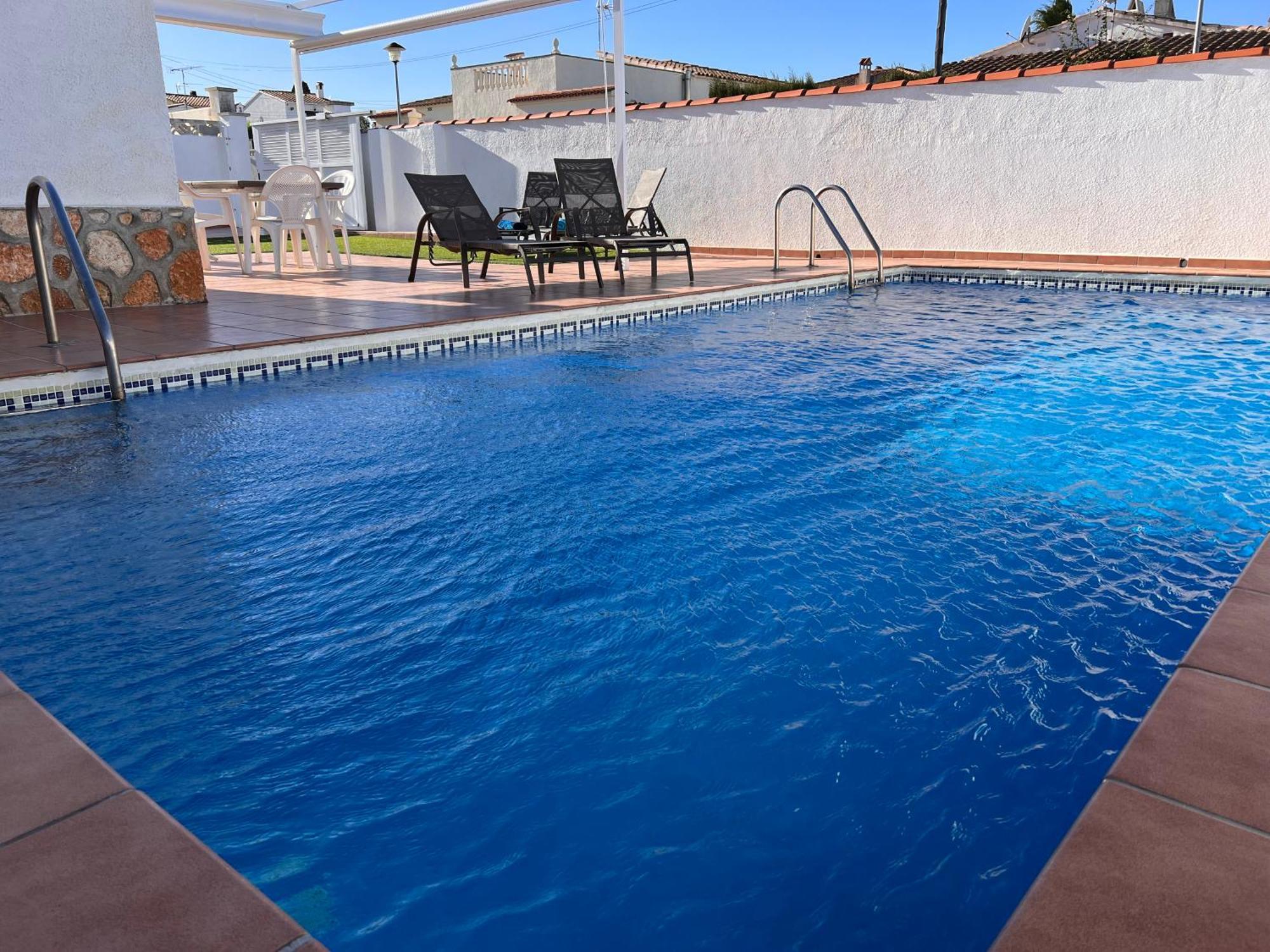 Om, Piscina Privada, Aire Acondicionado Free Villa