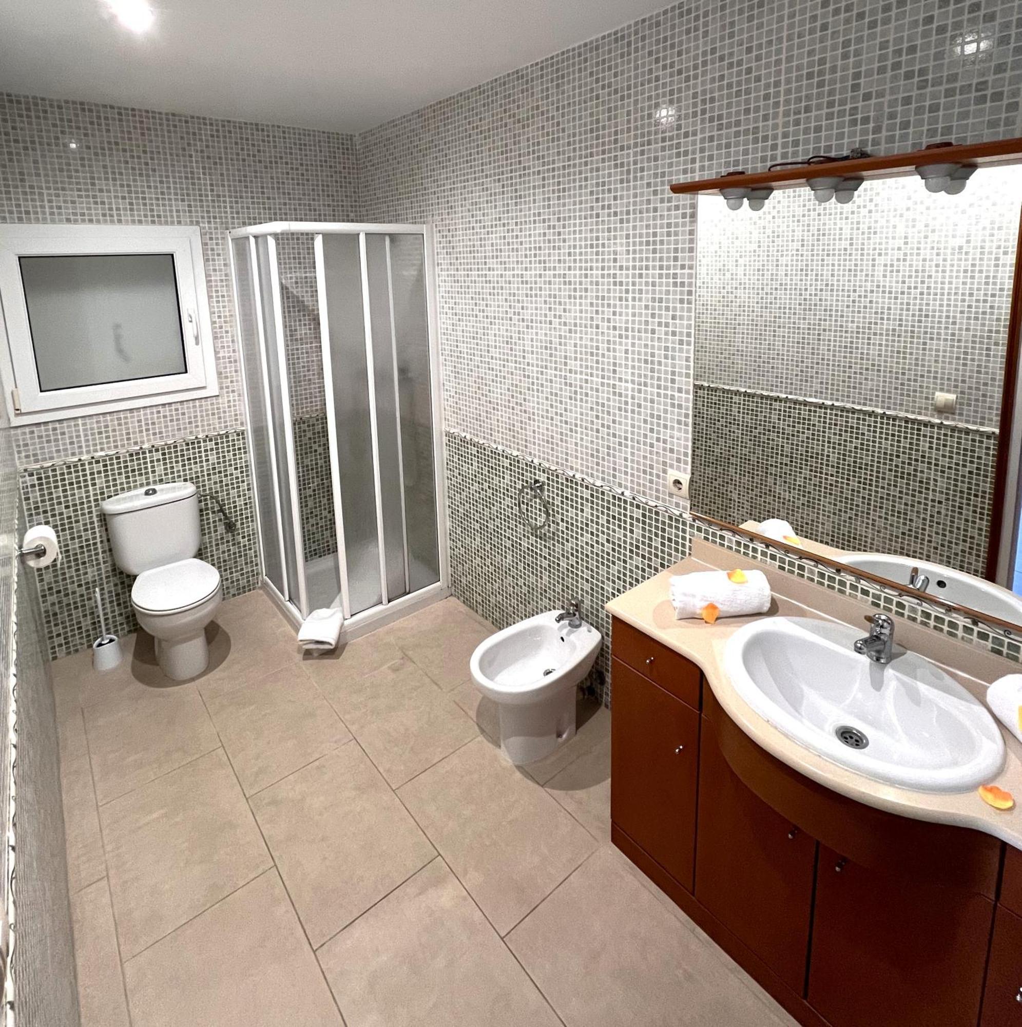 Om, Piscina Privada, Aire Acondicionado Free * L'Escala