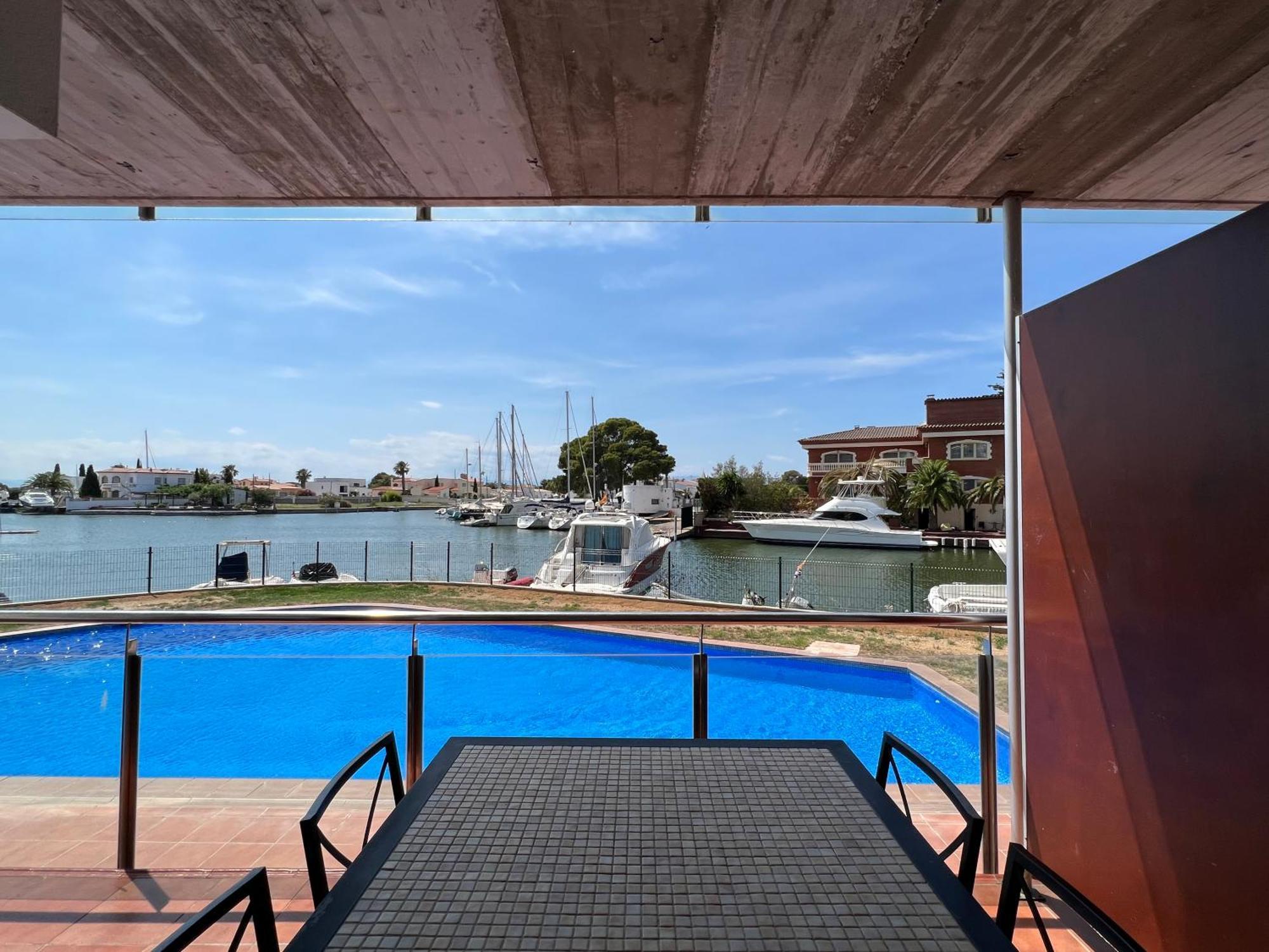Apartamento Blau Frente A Canales Y Puestas De Sol De Rosas