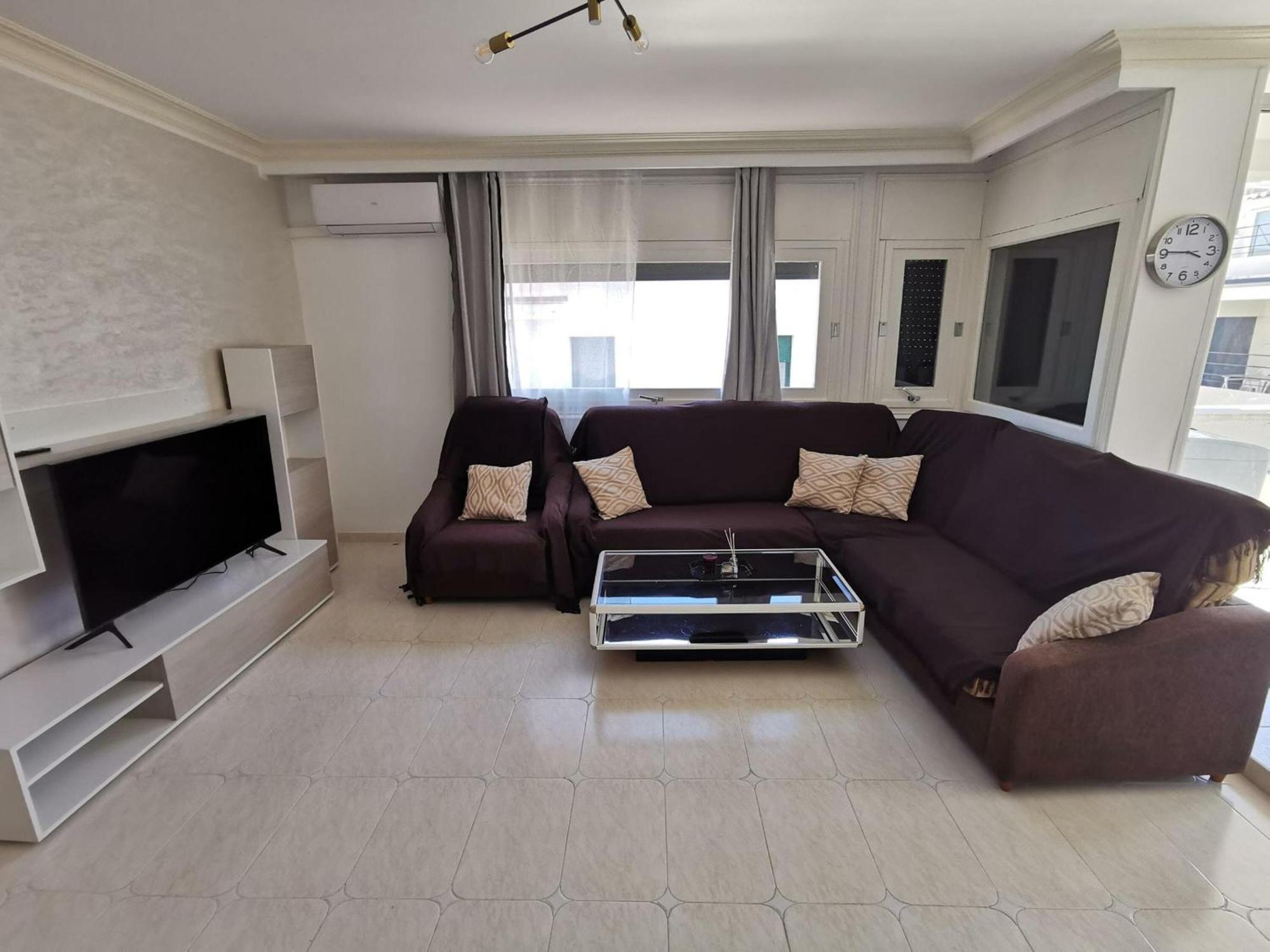 Apartamento Acogedor A 400m De La Playa En Llanca, Con Terraza Y Bano Hidromasaje - Es-89-135 *
