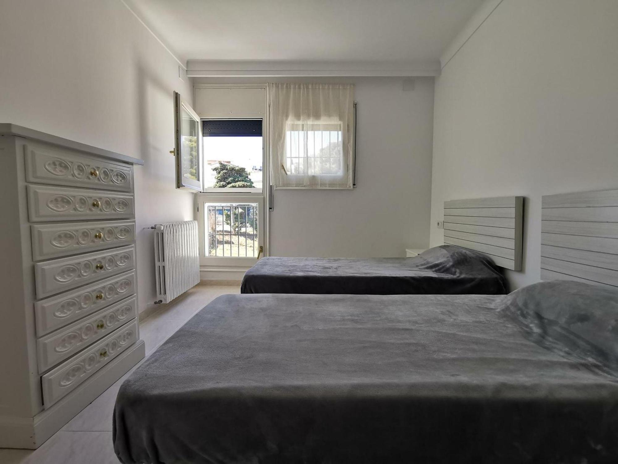 Acogedor A 400m De La Playa En Llanca, Con Terraza Y Bano Hidromasaje - Es-89-135 * Llançà